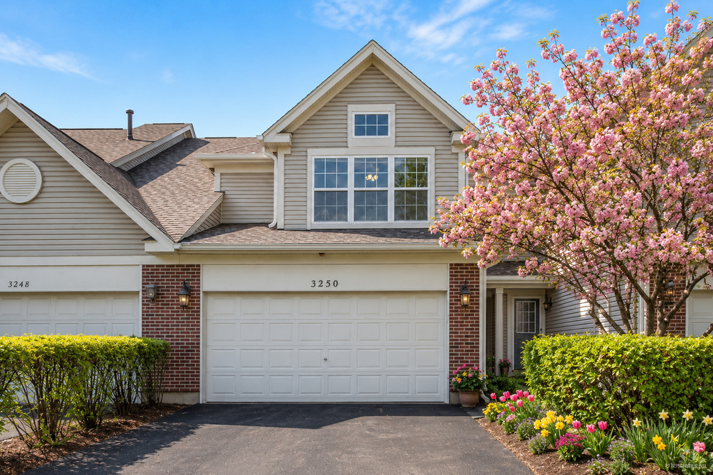 3250 Cool Springs Court - Photo 0