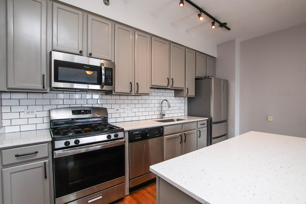 41 E 8th Street - Photo 3