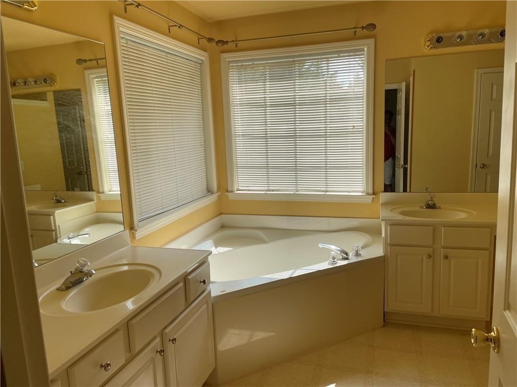 1594 Hampton Hollow Trail - Photo 9
