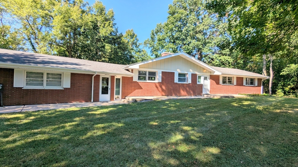 2030 Crestwood Lane - Photo 0