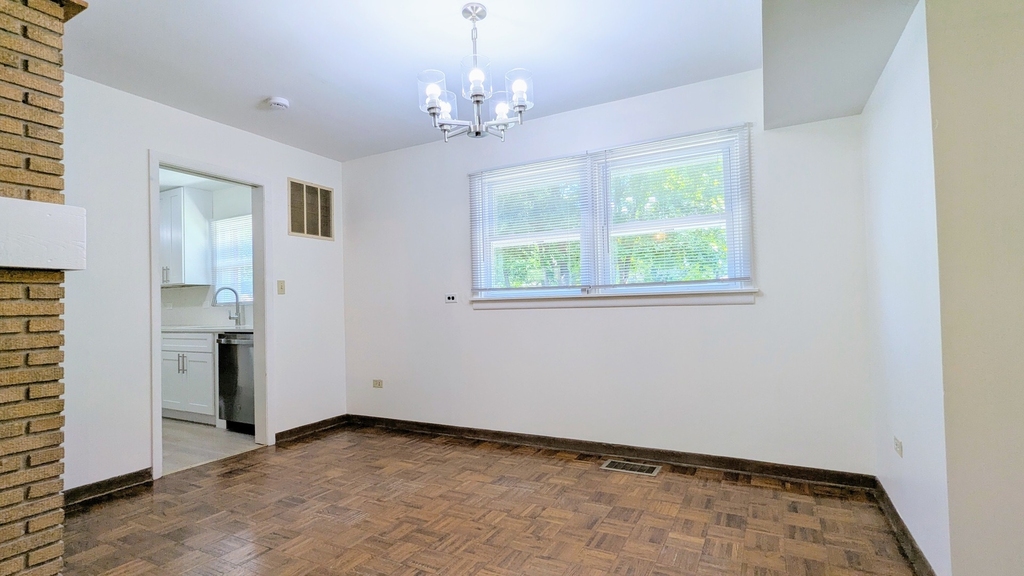 2030 Crestwood Lane - Photo 6