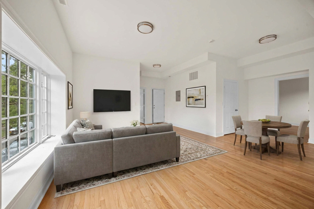 3107 N Harding Avenue - Photo 4
