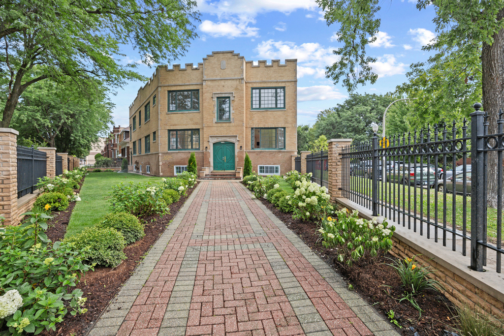 3107 N Harding Avenue - Photo 1