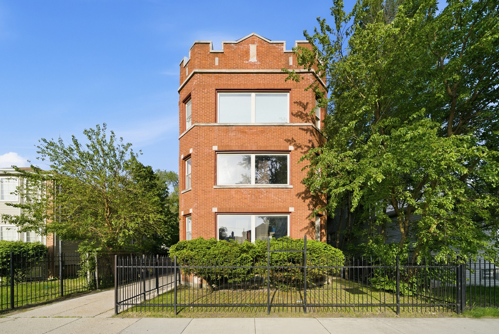7435 S Euclid Avenue - Photo 1