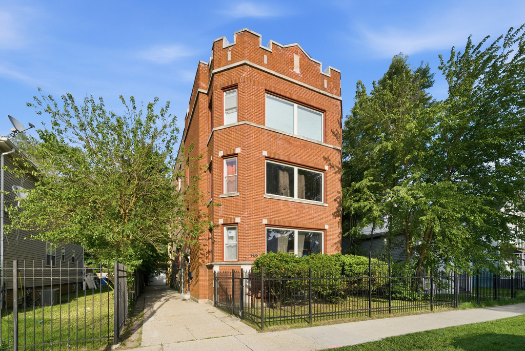 7435 S Euclid Avenue - Photo 0