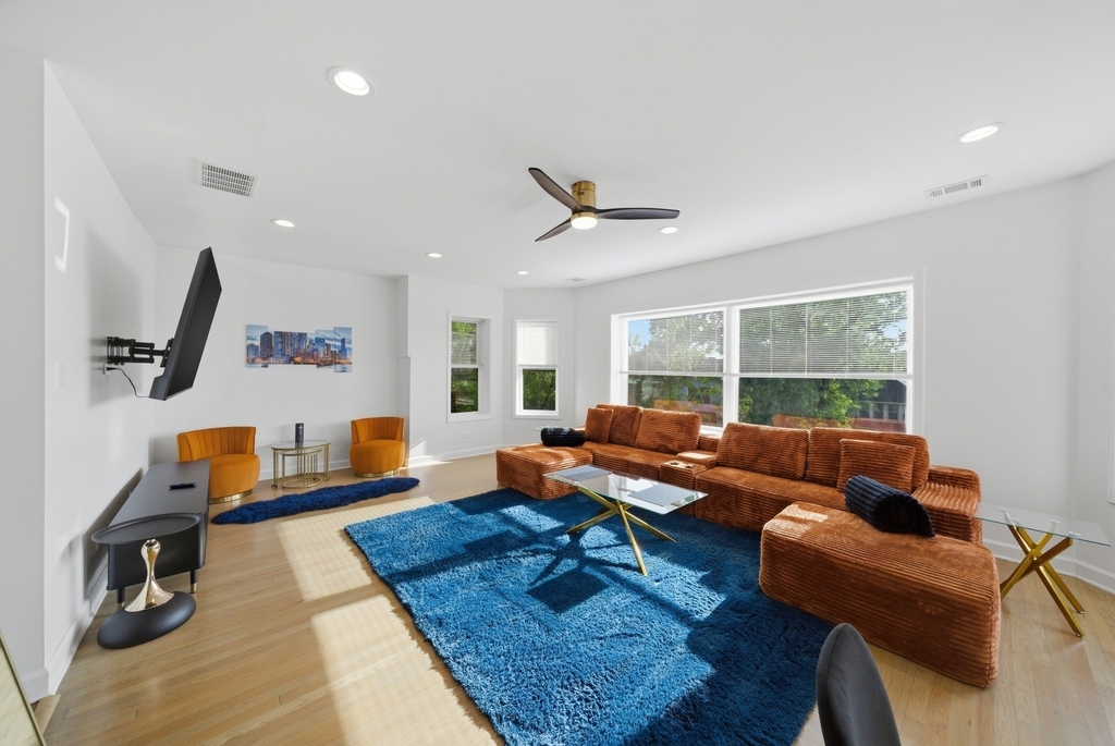 7435 S Euclid Avenue - Photo 3