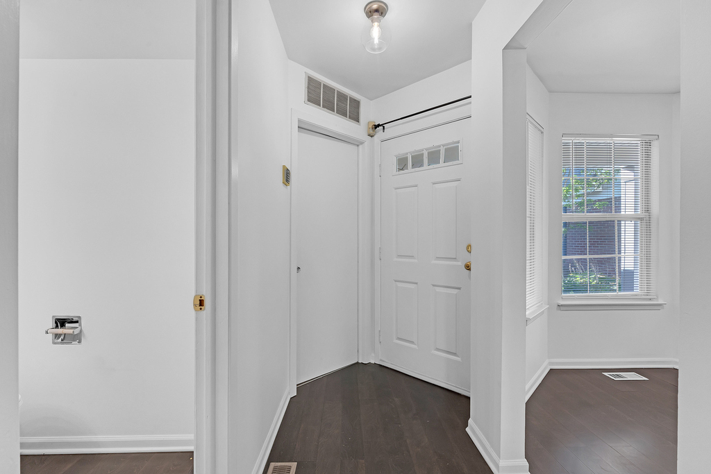 1239 S Wellington Court - Photo 3