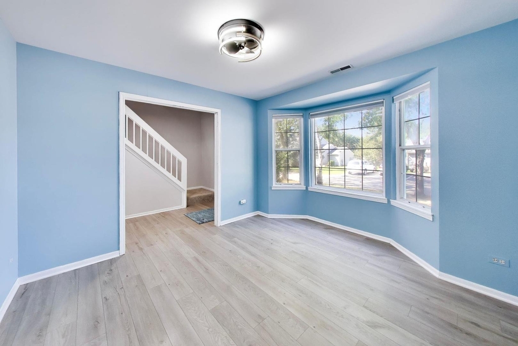 505 Newbury Drive - Photo 6