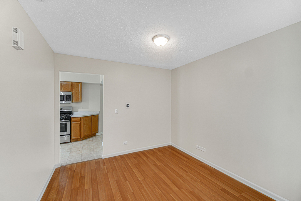 2588 Dickens Court - Photo 9