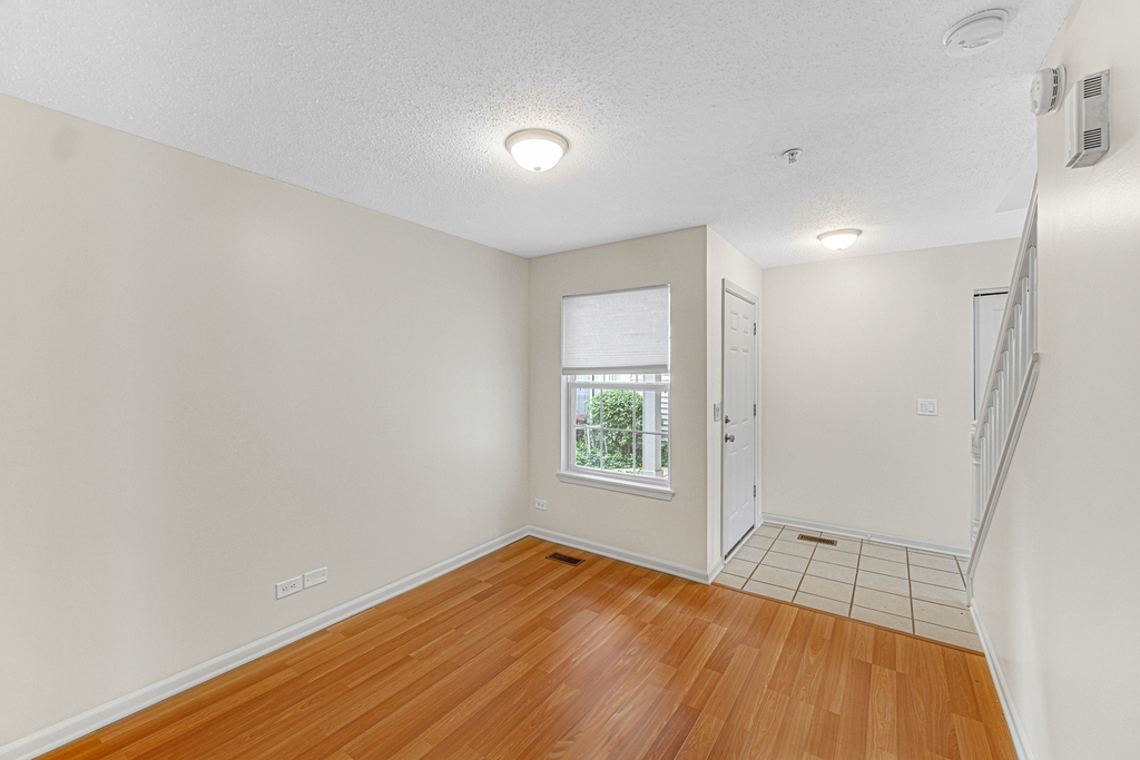 2588 Dickens Court - Photo 10