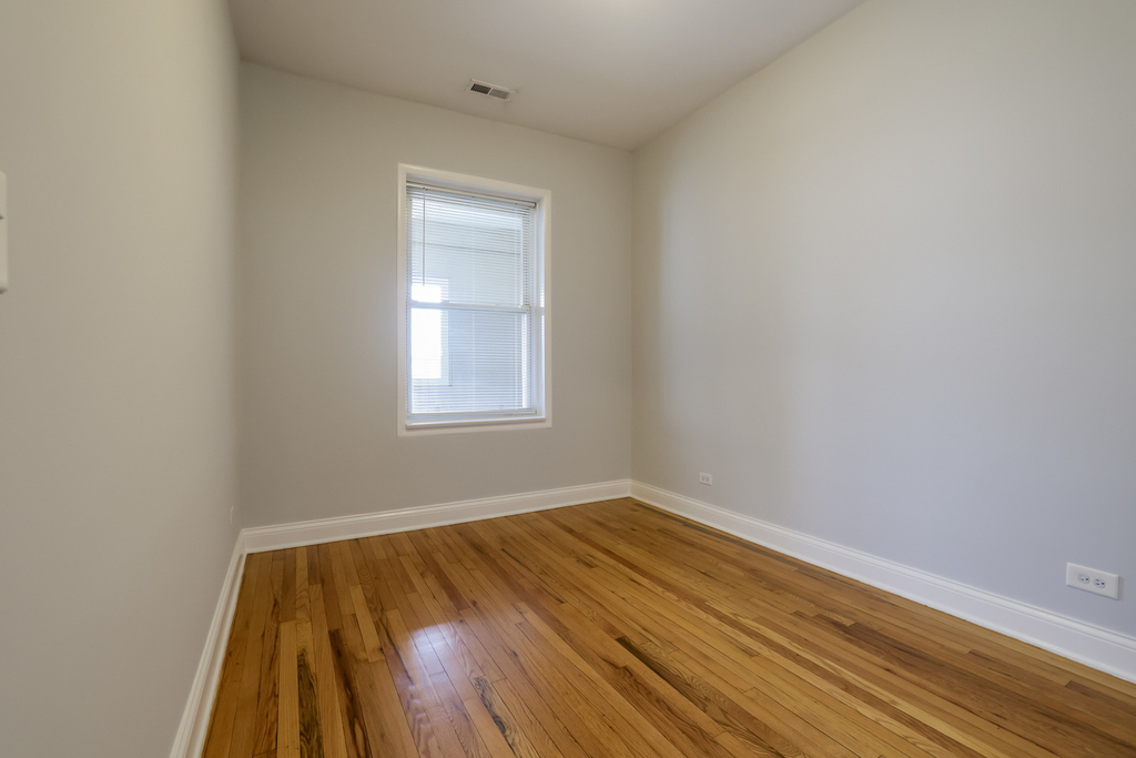 4413 W Montrose Avenue - Photo 7
