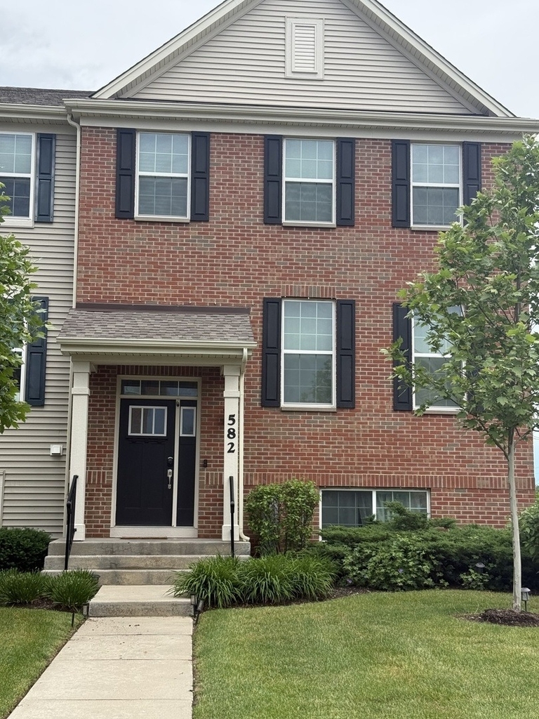 582 Cimmaron Circle - Photo 0