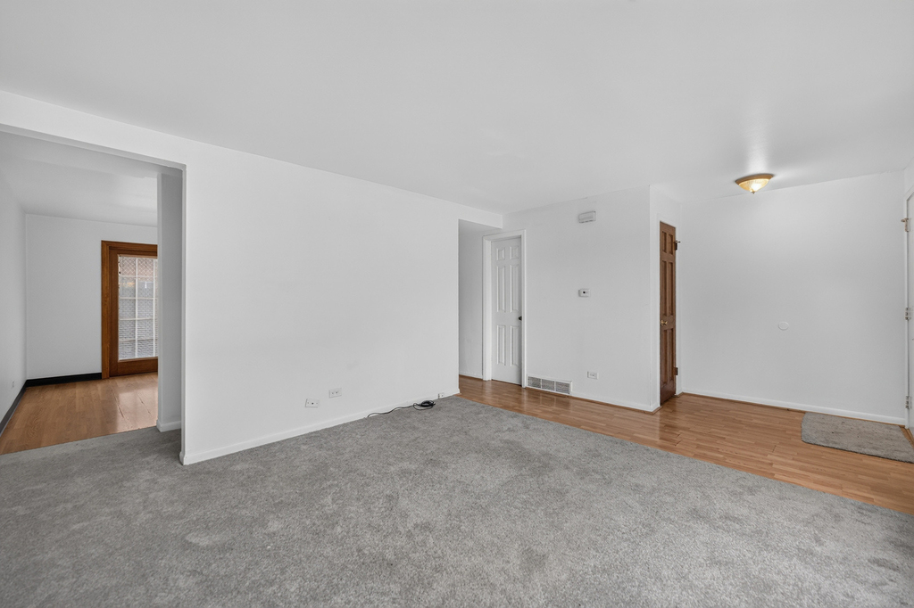 210 Linn Court - Photo 3