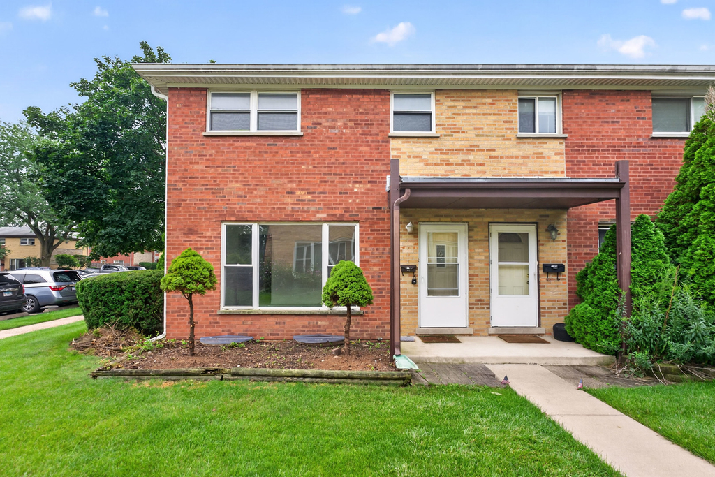 210 Linn Court - Photo 0