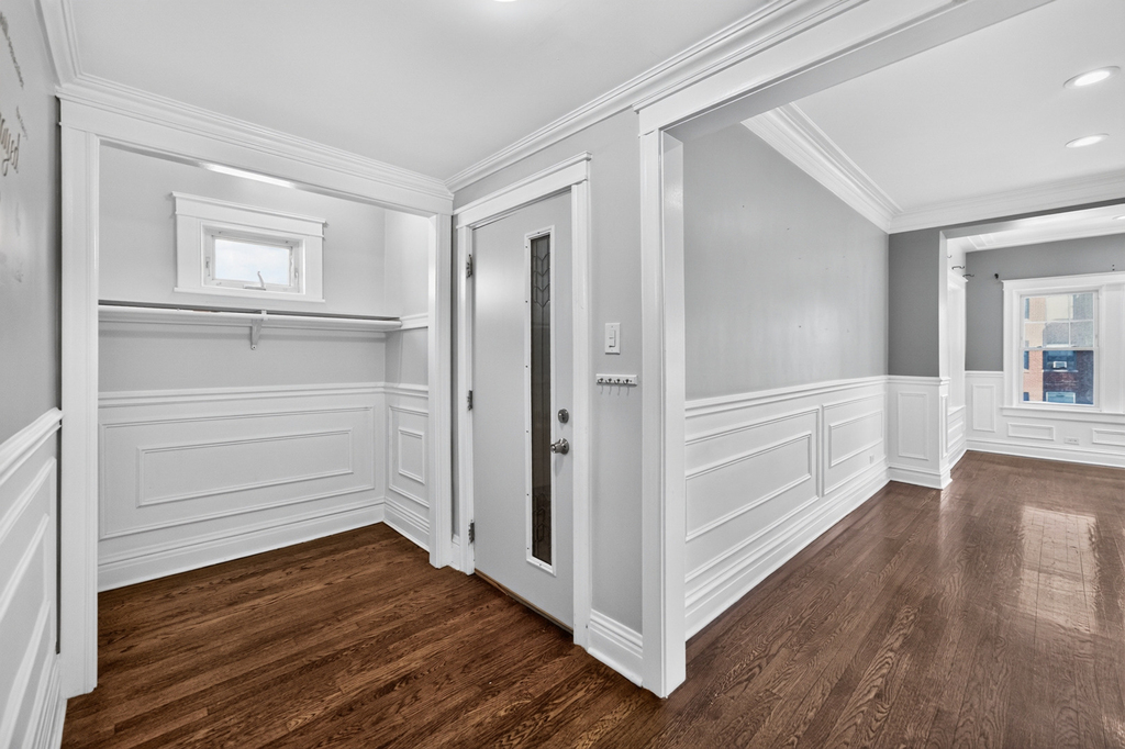 7440 S Paxton Avenue - Photo 6