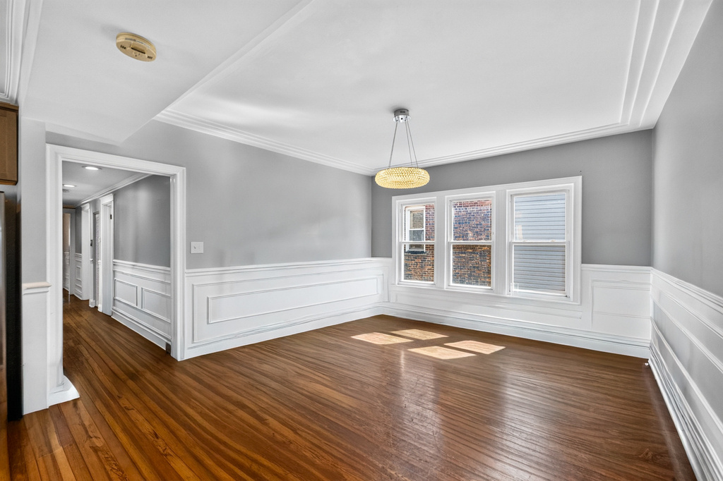 7440 S Paxton Avenue - Photo 9