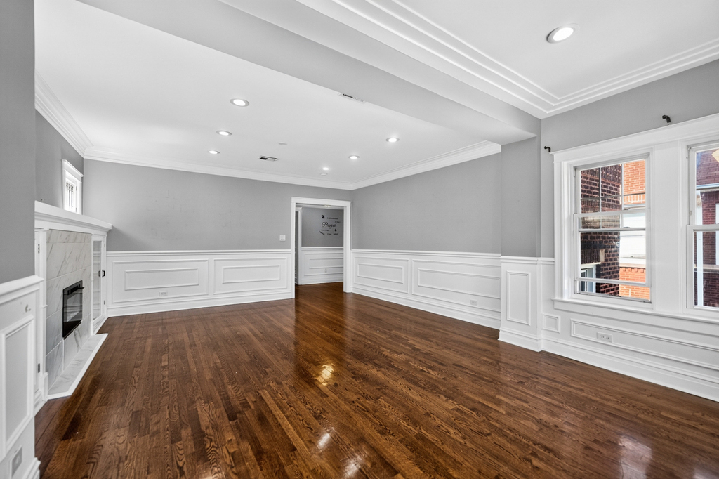 7440 S Paxton Avenue - Photo 4