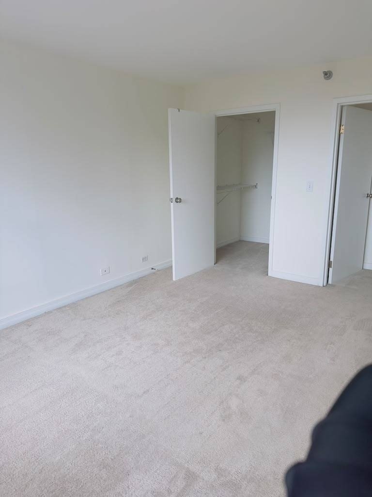 401 E Ontario Street - Photo 4