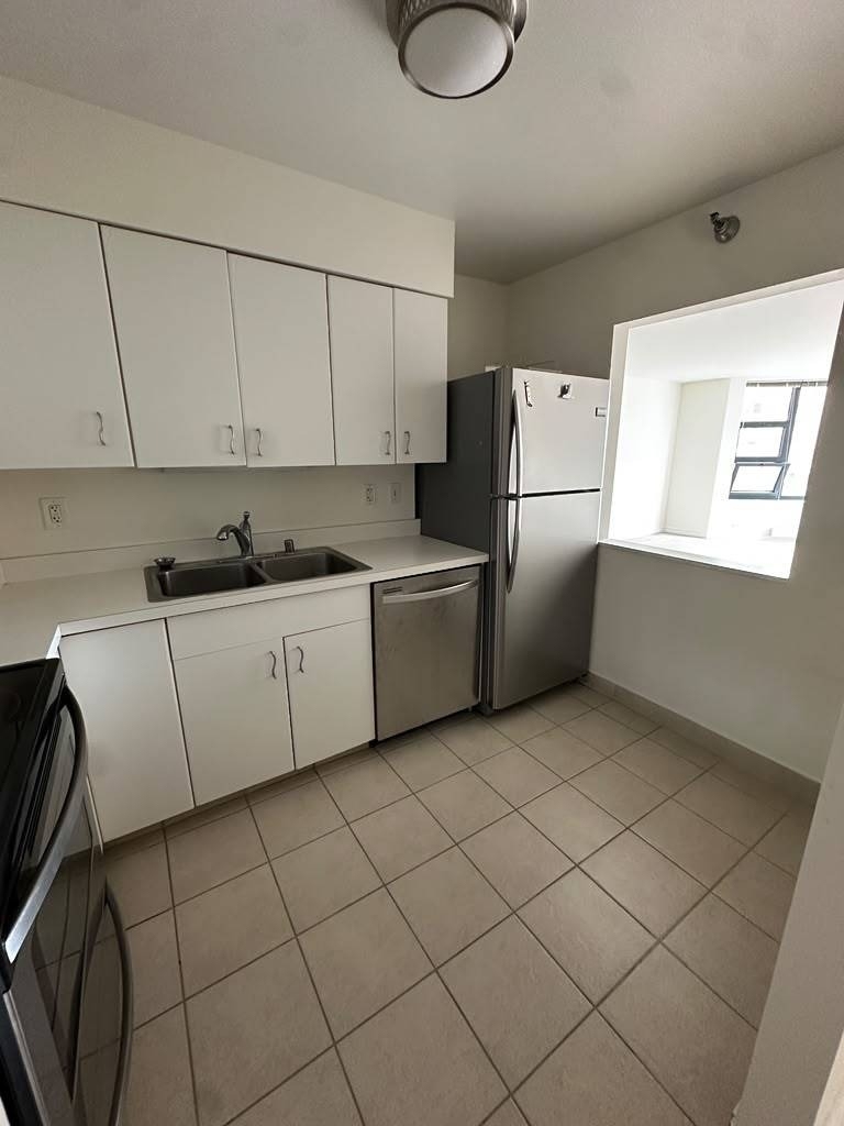401 E Ontario Street - Photo 3