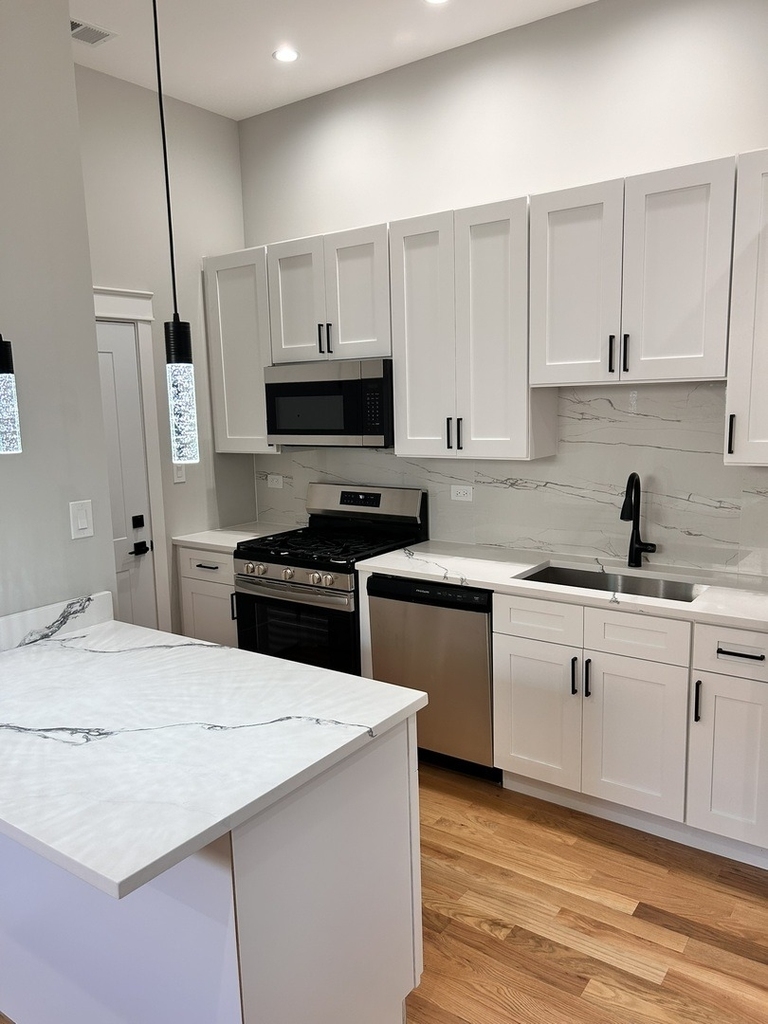 4121 W Montrose Avenue - Photo 9