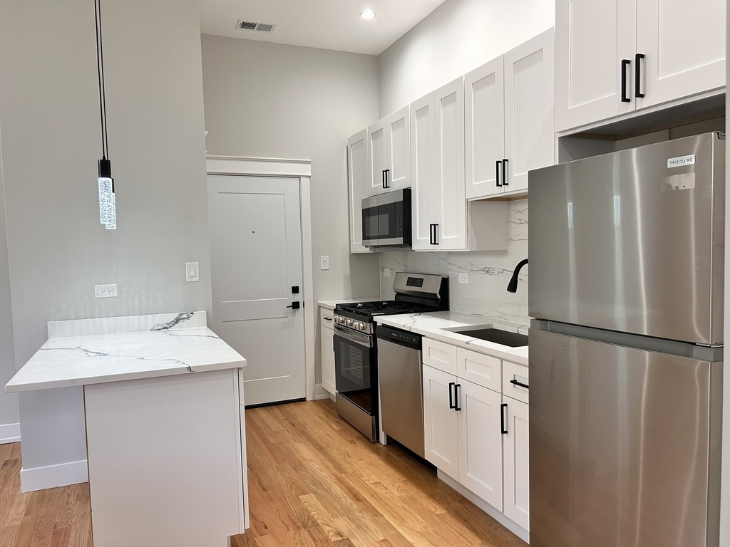 4121 W Montrose Avenue - Photo 2