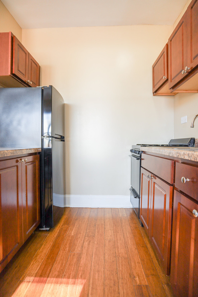 5326 S Cornell Avenue - Photo 2