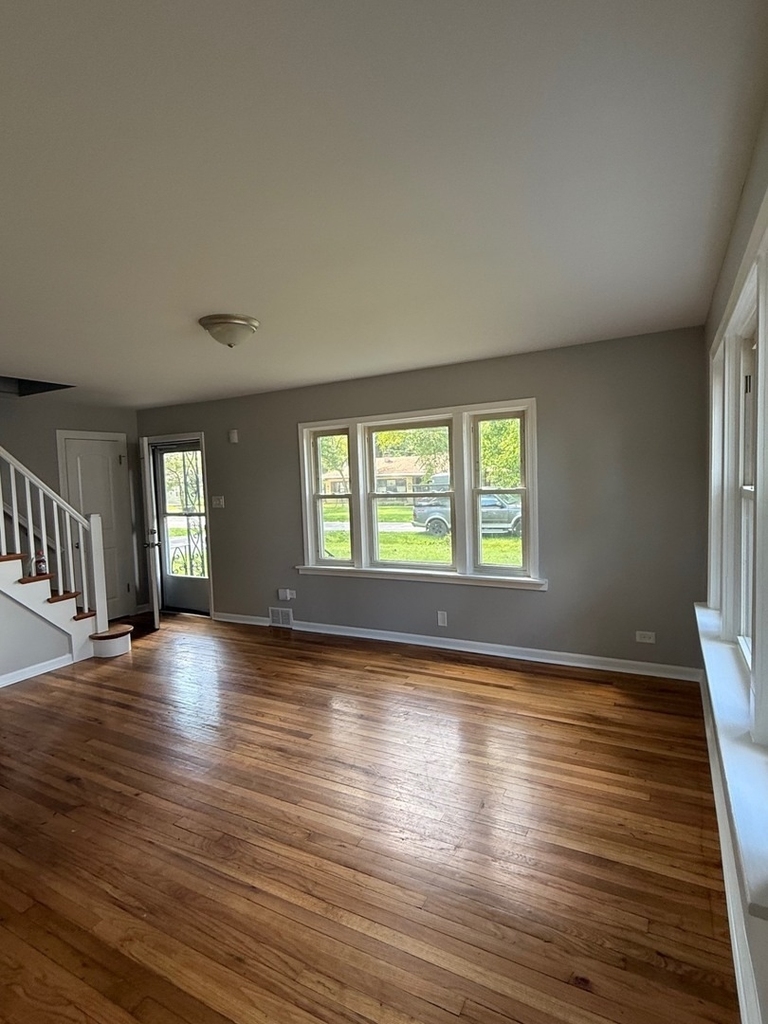 15711 Whipple Avenue - Photo 1