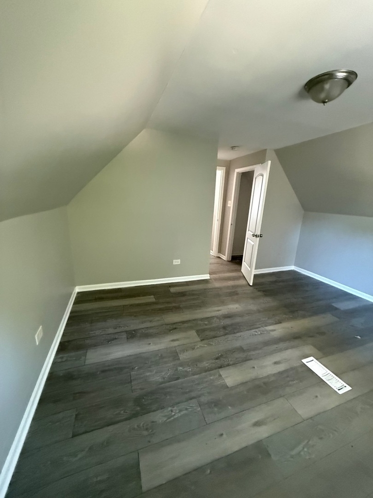 16963 Shea Avenue - Photo 3