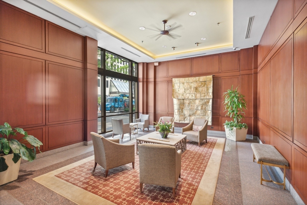 401 E Ontario Street - Photo 3