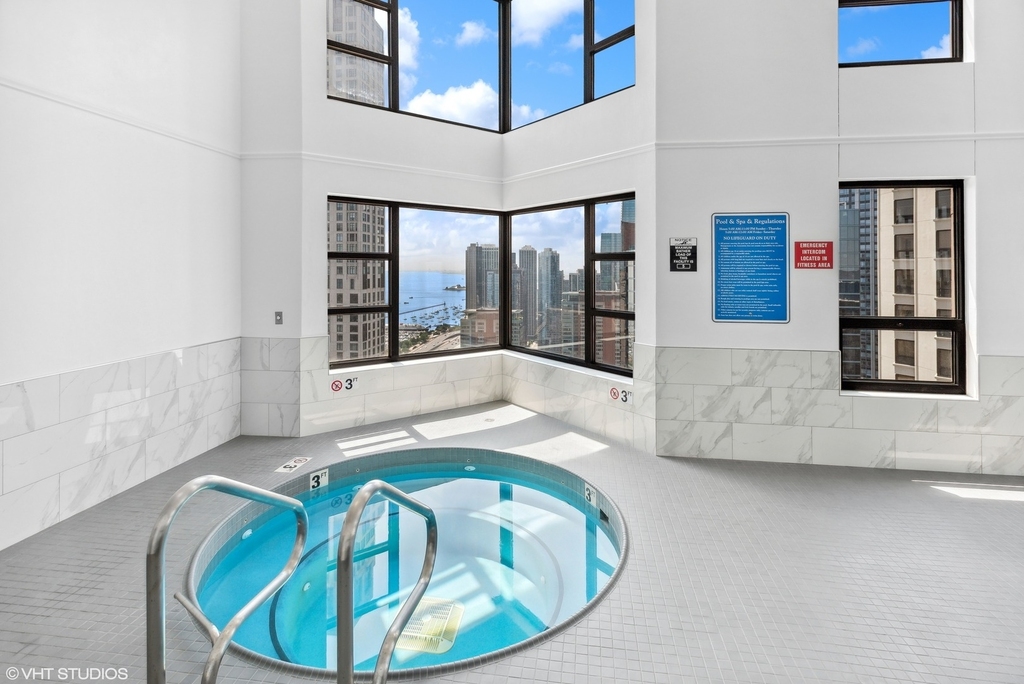 401 E Ontario Street - Photo 19