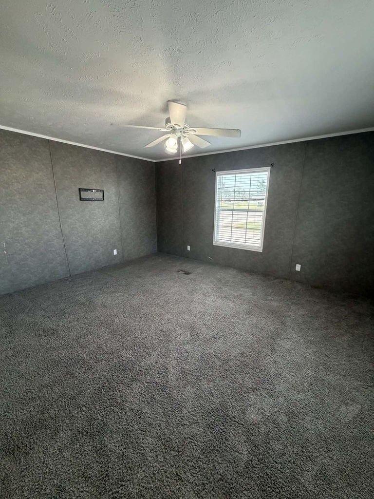 1018 13 Street - Photo 2