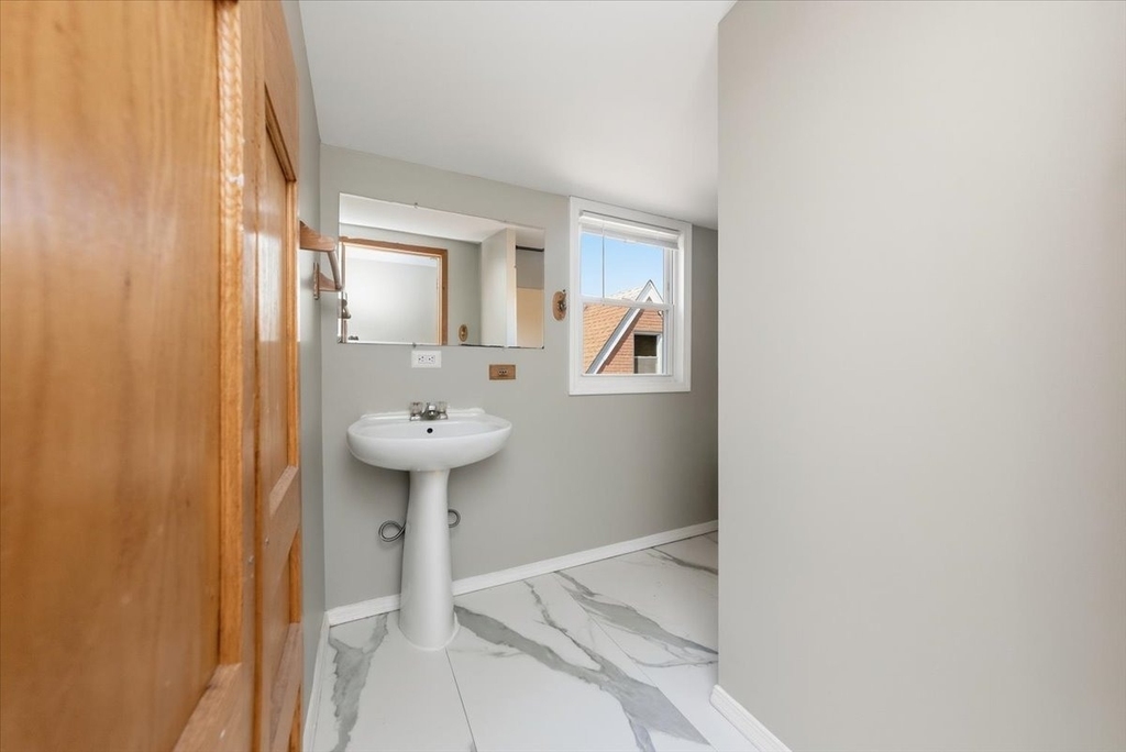 7117 W Armitage Avenue - Photo 8