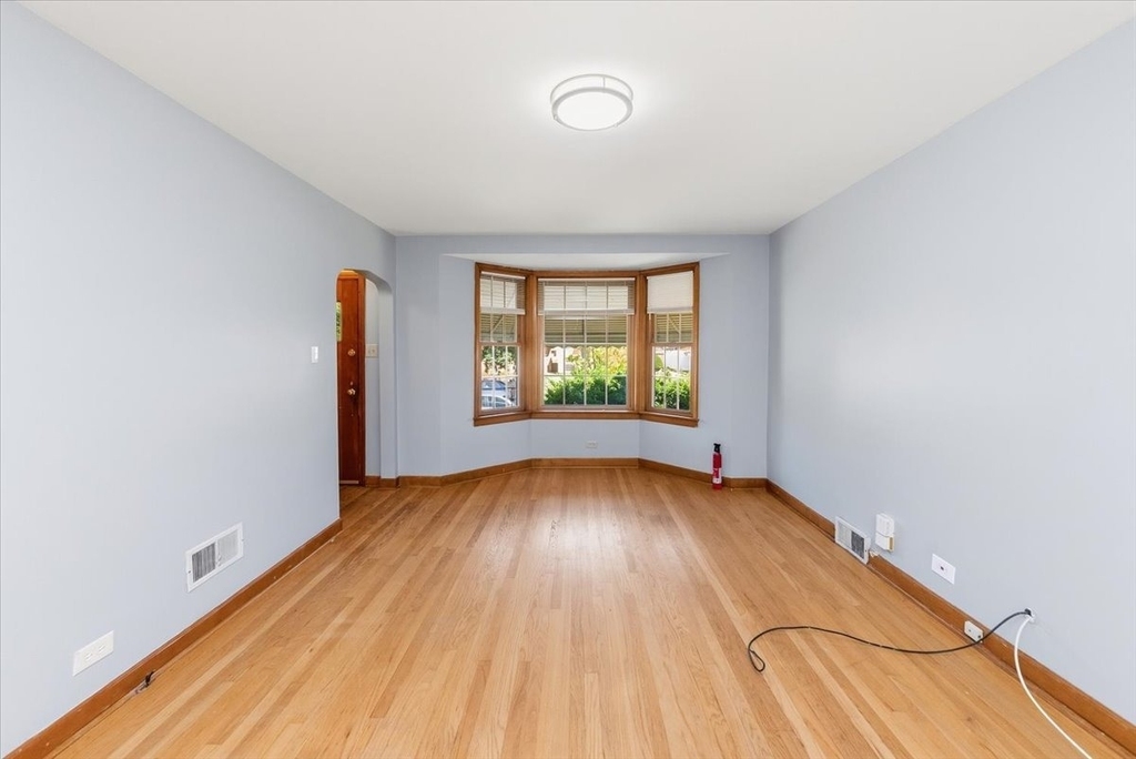 7117 W Armitage Avenue - Photo 2