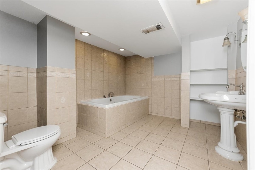 7117 W Armitage Avenue - Photo 15