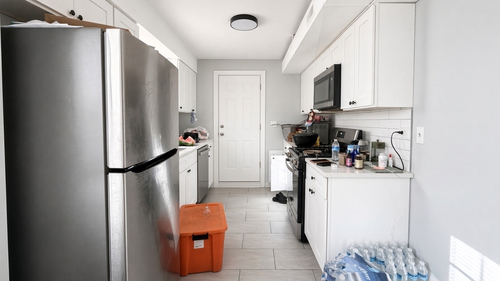 3338 W Bryn Mawr Avenue - Photo 3