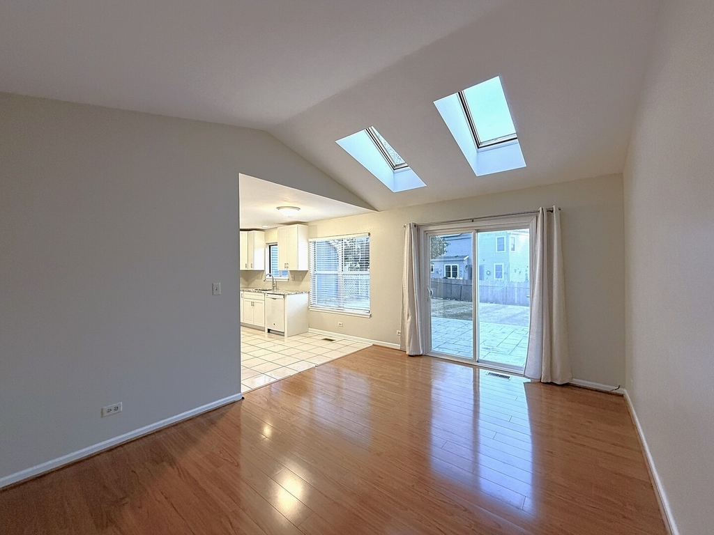 800 Stanford Lane - Photo 3