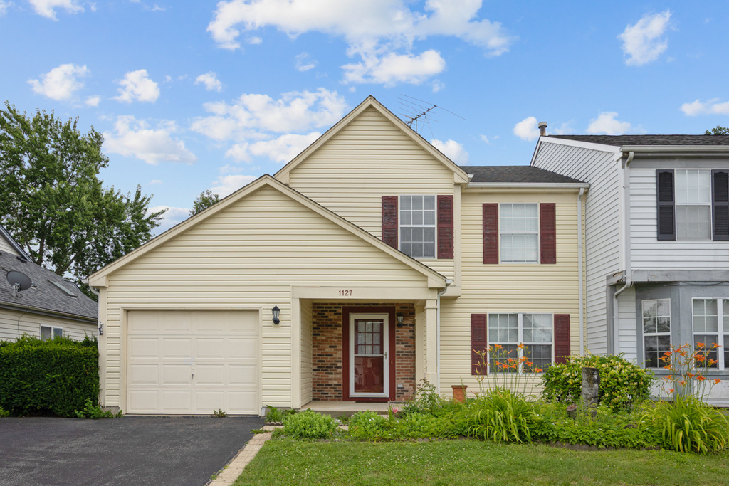 1127 Ashbrook Drive - Photo 0