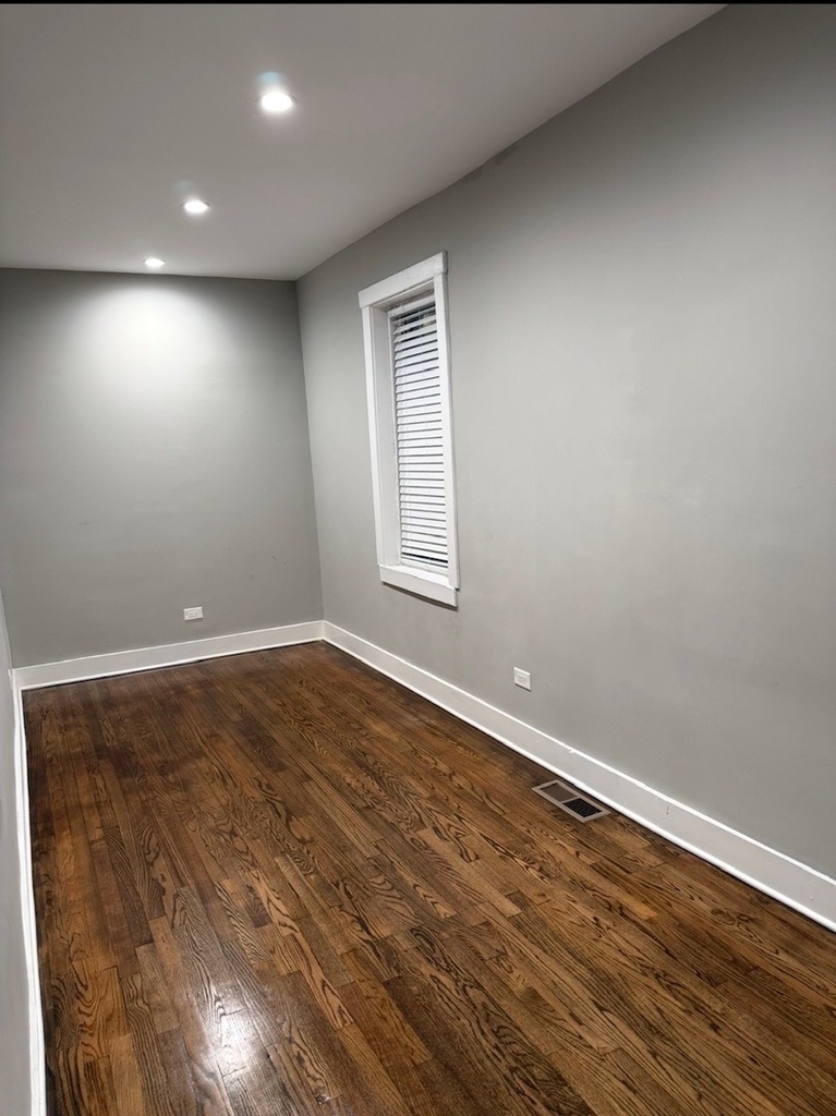 2026 N Winchester Avenue - Photo 3