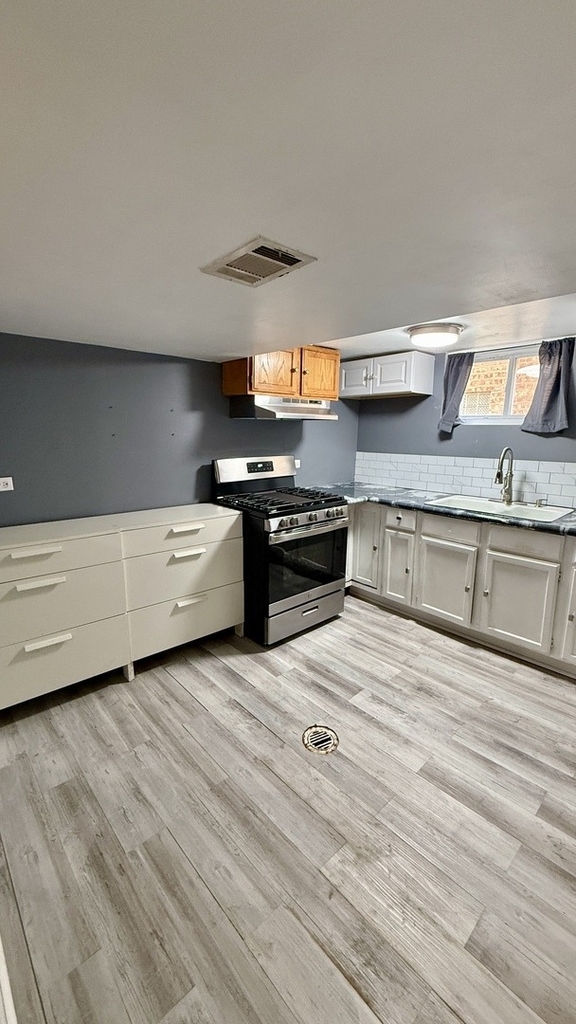 5121 S New England Avenue - Photo 1