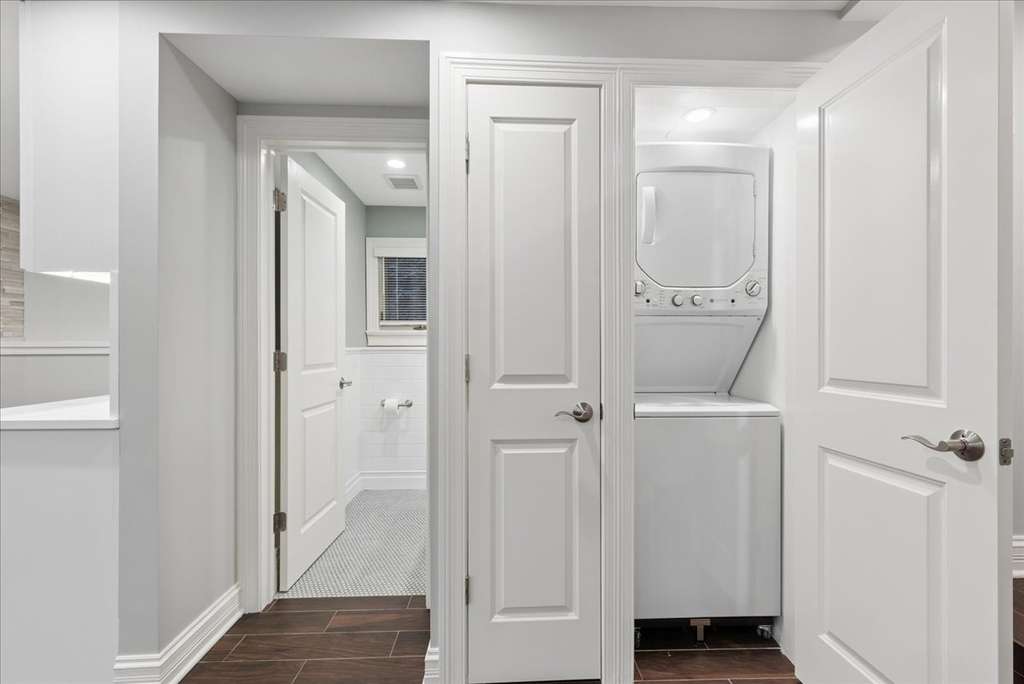 1441 W Wolfram - Photo 3