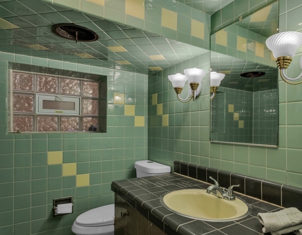 5541 W Roscoe Street - Photo 9