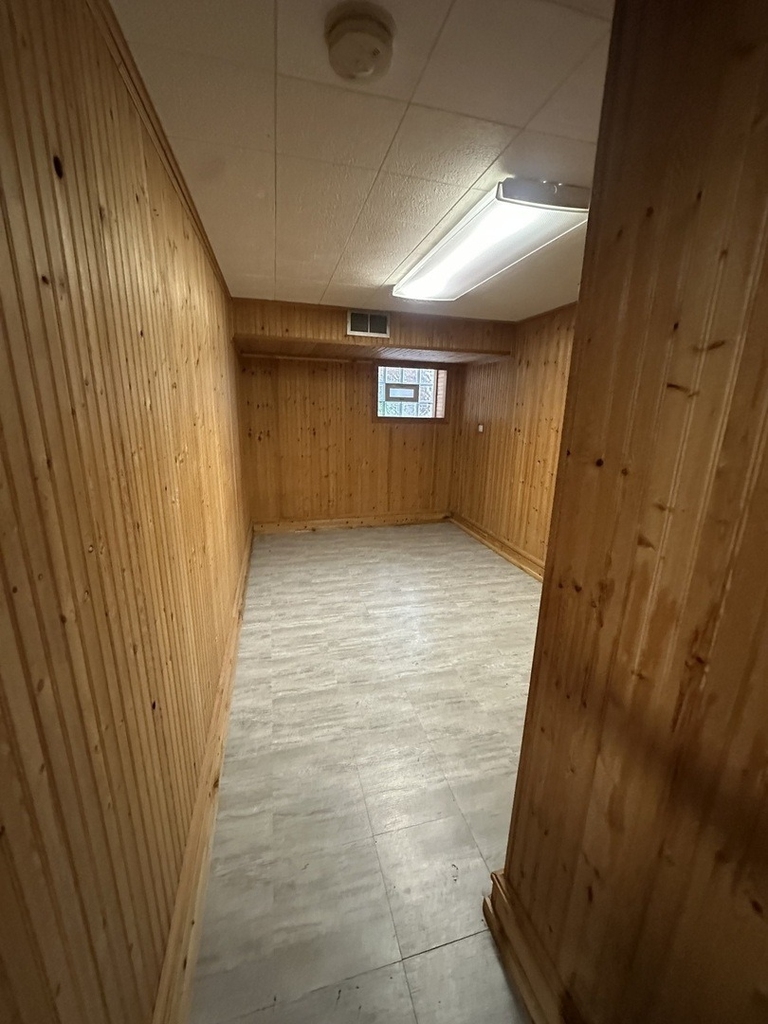 5541 W Roscoe Street - Photo 8