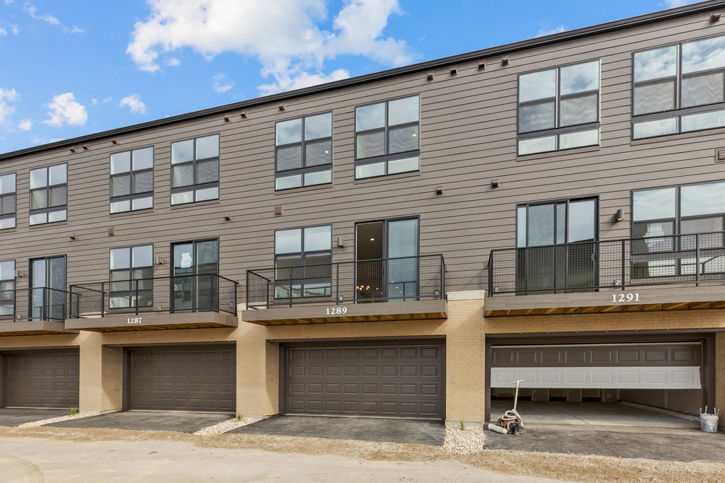 1289 Lakepointe Drive - Photo 19