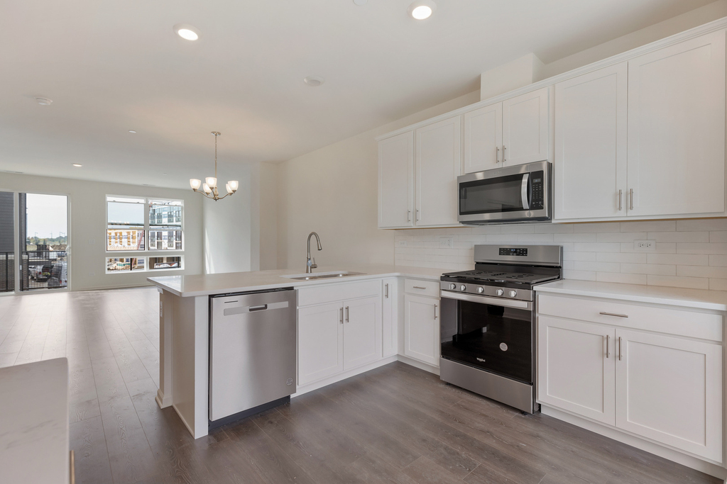 1289 Lakepointe Drive - Photo 3