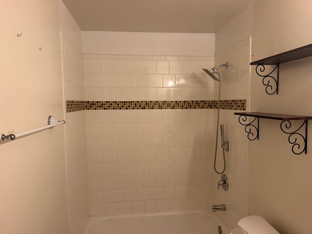 15726 Avalon Avenue - Photo 15