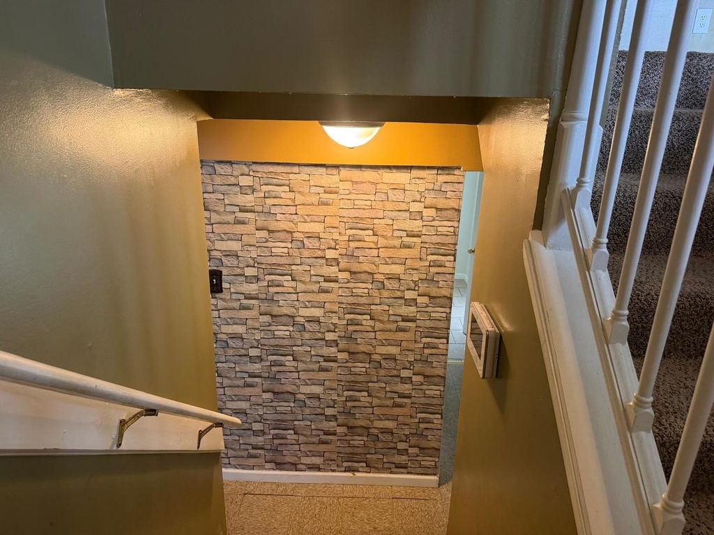 15726 Avalon Avenue - Photo 8