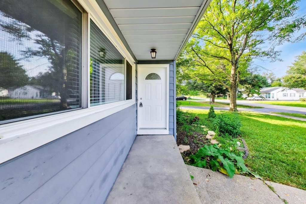 5705 Aubrey Terrace - Photo 4