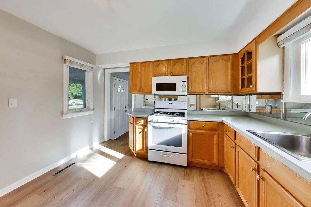 5705 Aubrey Terrace - Photo 11