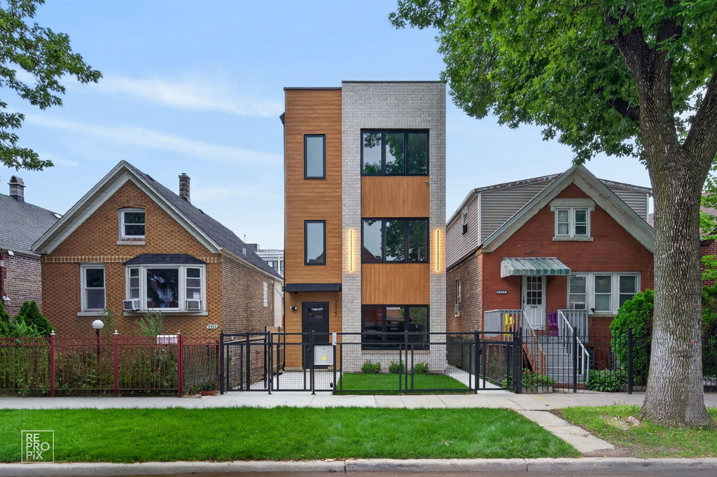 2327 S Homan Avenue - Photo 0