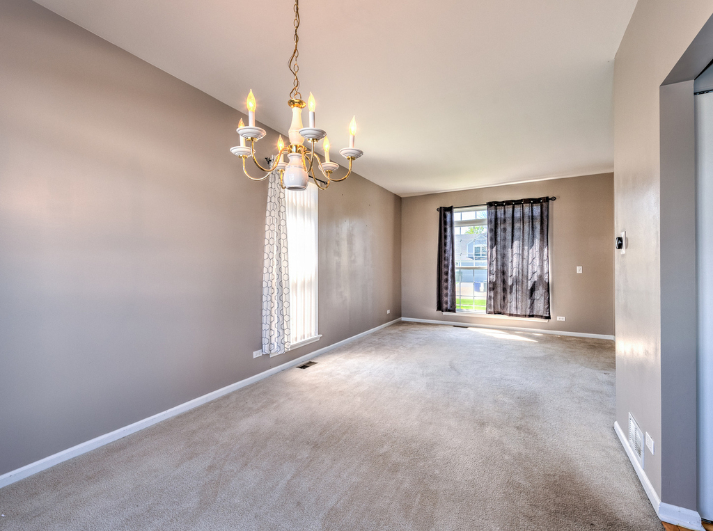 1810 Van Dyke Lane - Photo 3
